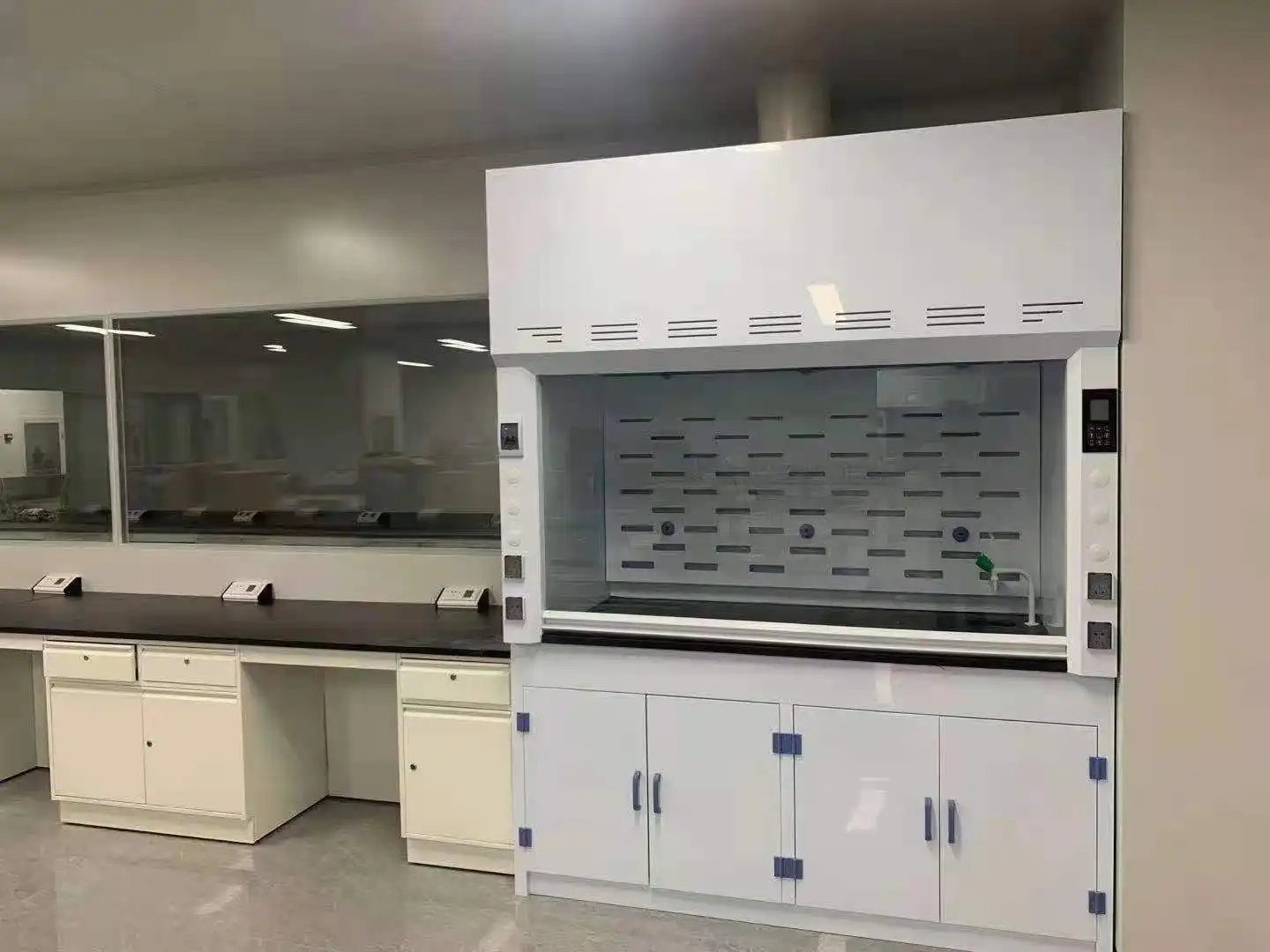 What are the benefits of using a polypropylene fume hood?